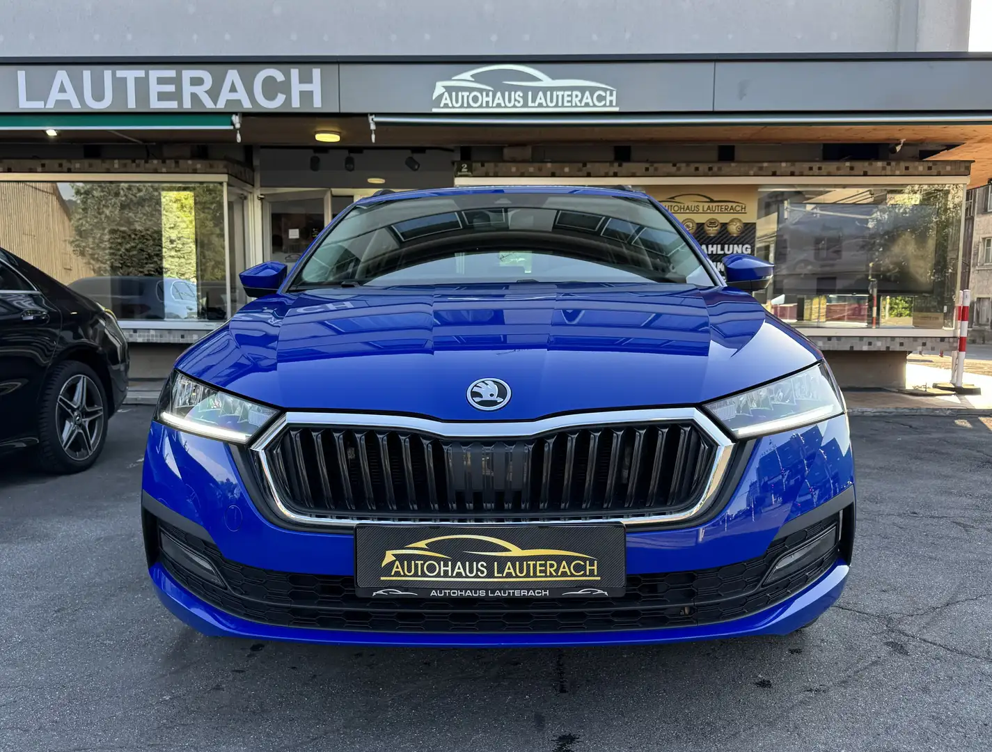 Skoda Octavia Combi Ambition 2.0 TDI DSG *1.BESITZ *AHK *VIRTUEL Blau - 2