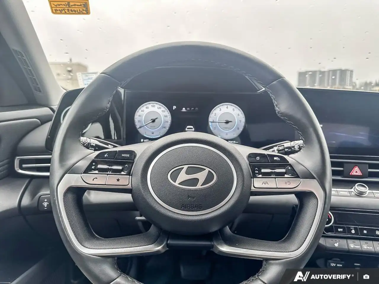 Hyundai ELANTRA снимка Hyundai ELANTRA