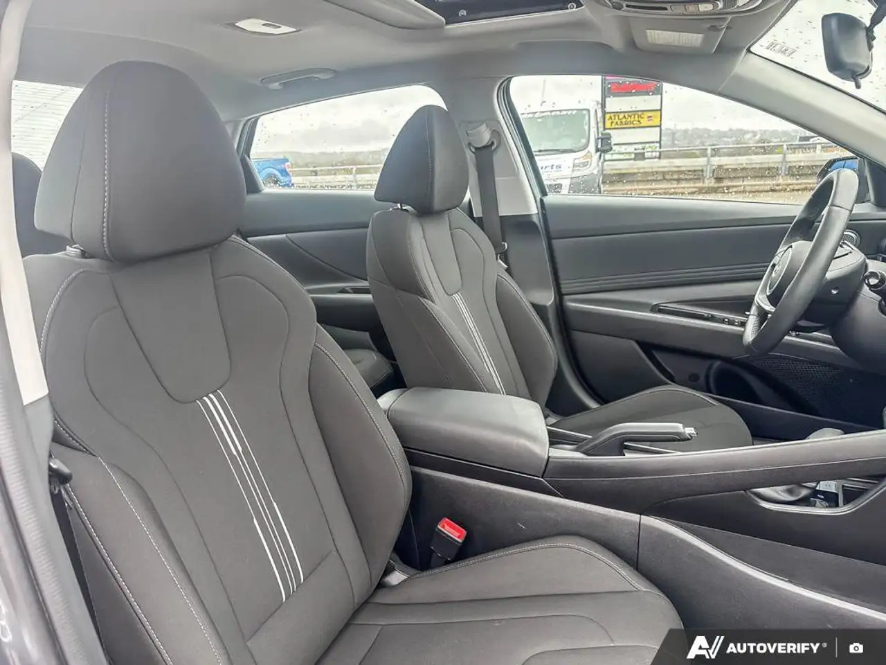 Hyundai ELANTRA снимка Hyundai ELANTRA