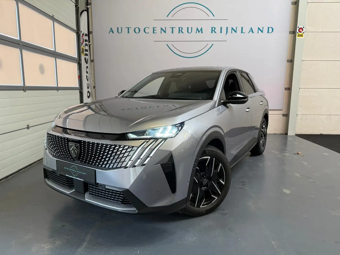 Peugeot 3008 1.2 Hybrid 145 Allure 1Jaar Bovag Garantie Gris - 1