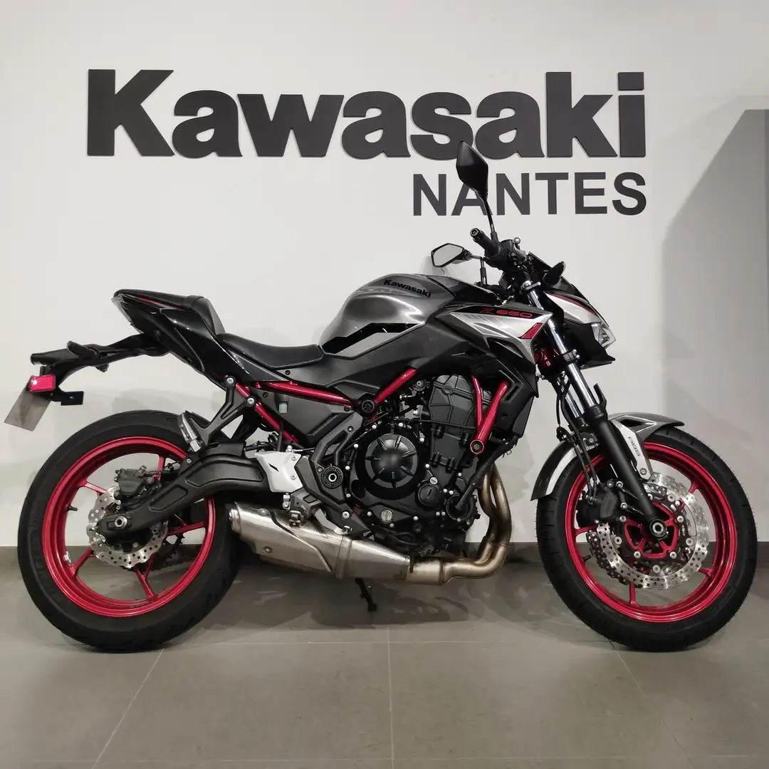 Kawasaki Z 650 Grau - 2