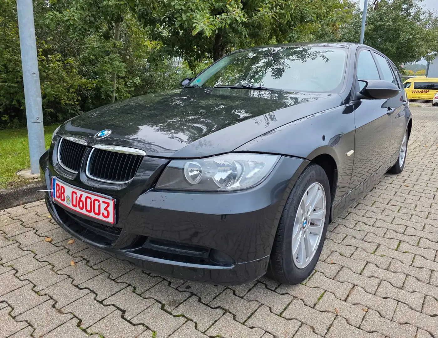 BMW 318 /GARANTIE/AUTOMATIK/TÜV 06.26/AHK/TEMP. Schwarz - 2