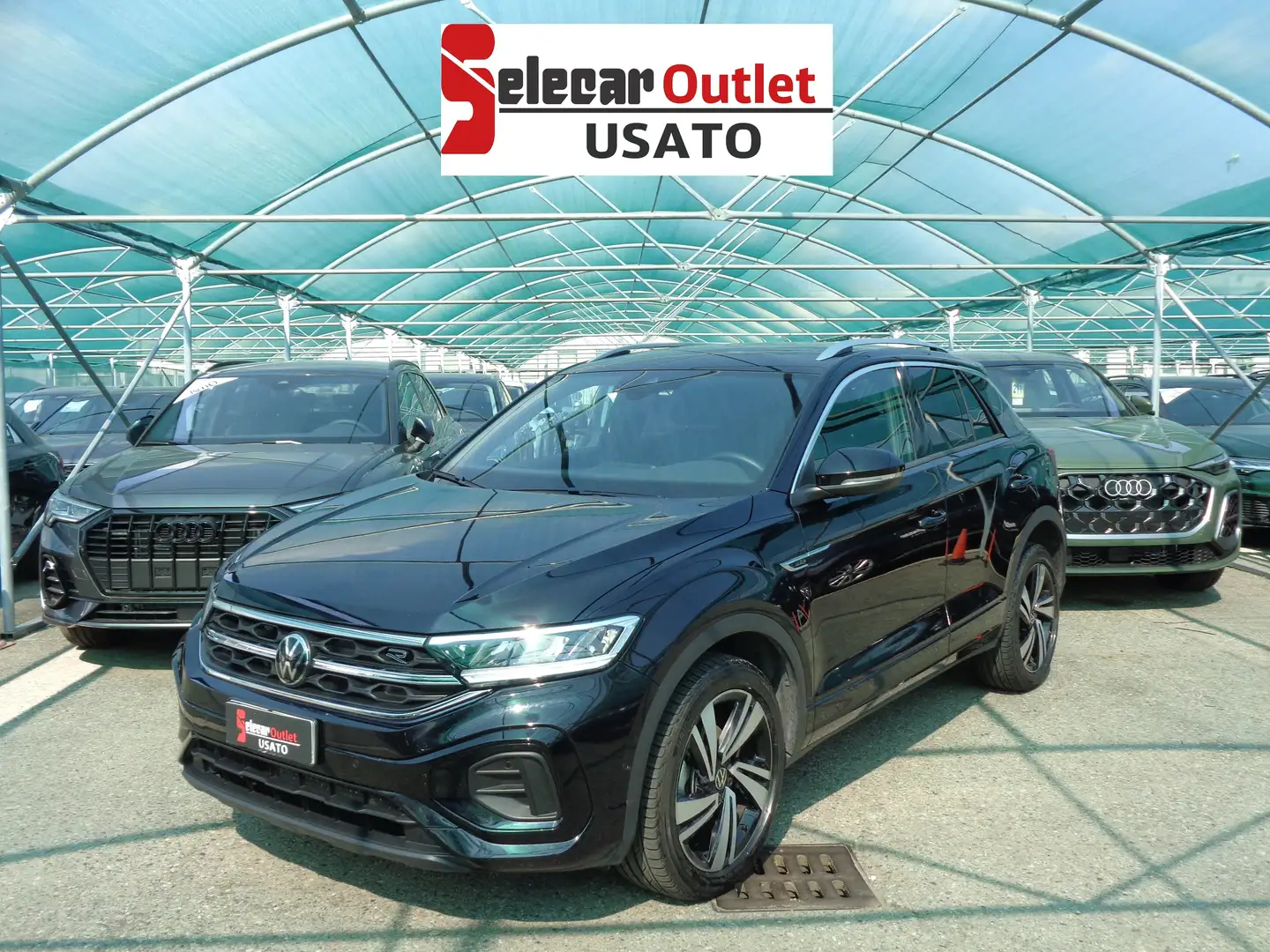 Volkswagen T-Roc 1.0 TSI 110CV R-Line Nero - 1