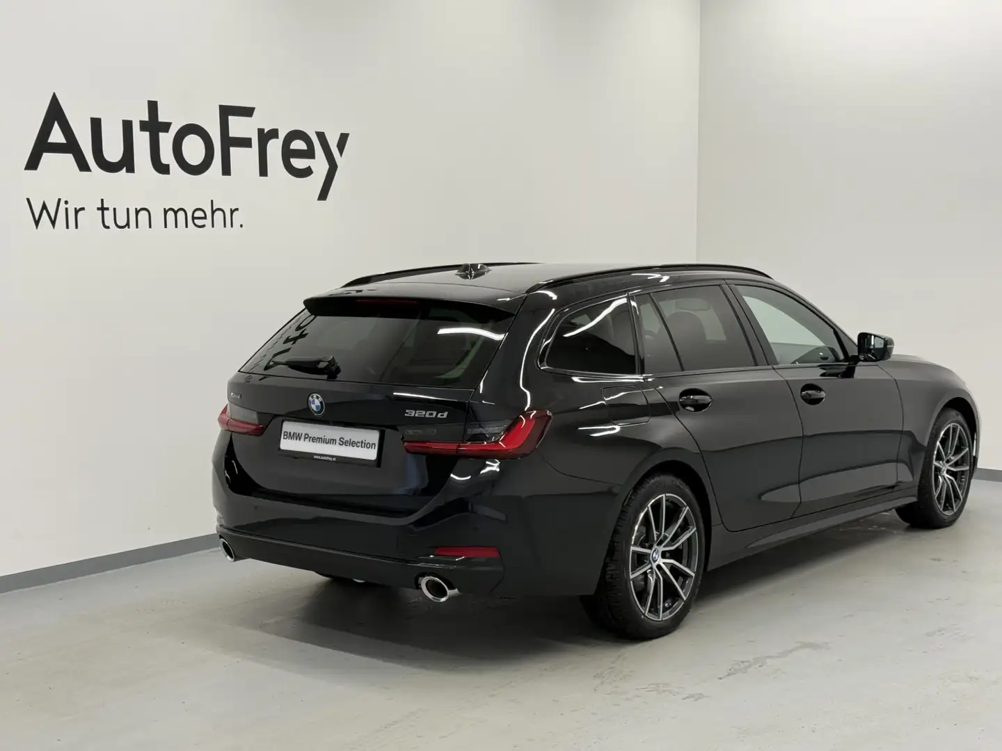 BMW 320 320d xDrive Schwarz - 2