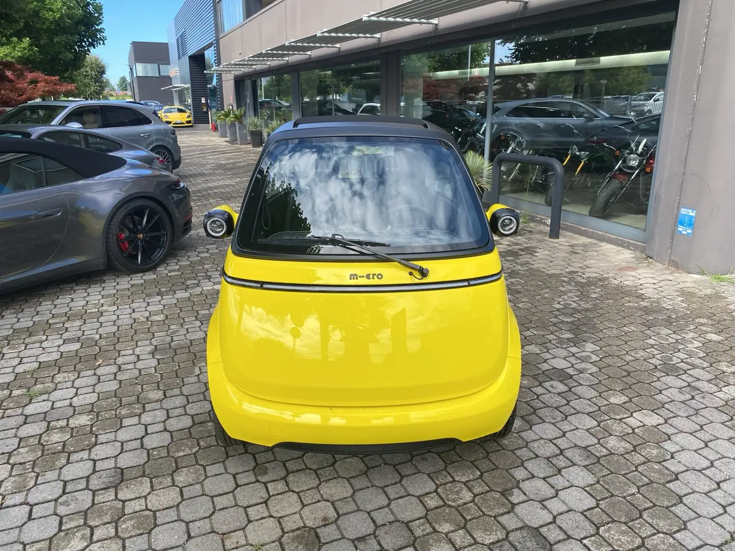 Micro Microlino Medium Range 10.5 kwh autonomia 200/177 KM Žlutá - 2