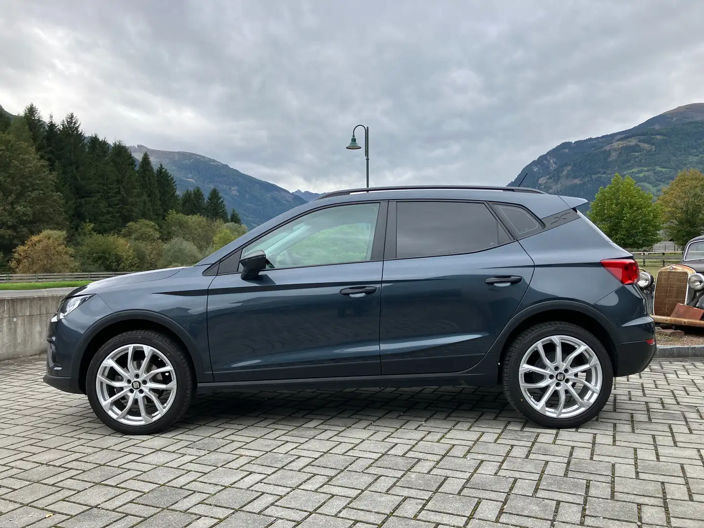 SEAT Arona 1,0 Eco TSI Reference / 18 Zoll / Top gepflegt! Gris - 2