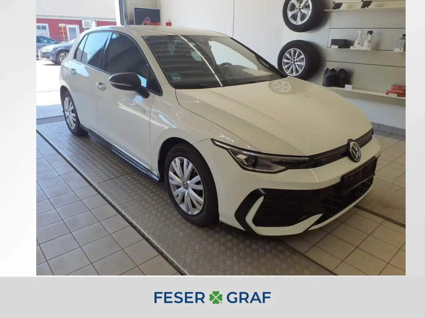 Volkswagen Golf VIII R-Line 1.5 eTSI DSG 150PS Weiß - 1