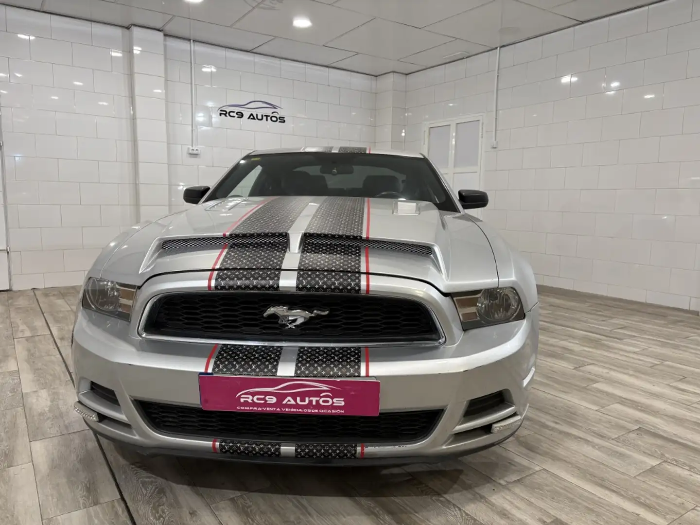 Ford Mustang 3.7 V6 Aut. Gris - 2
