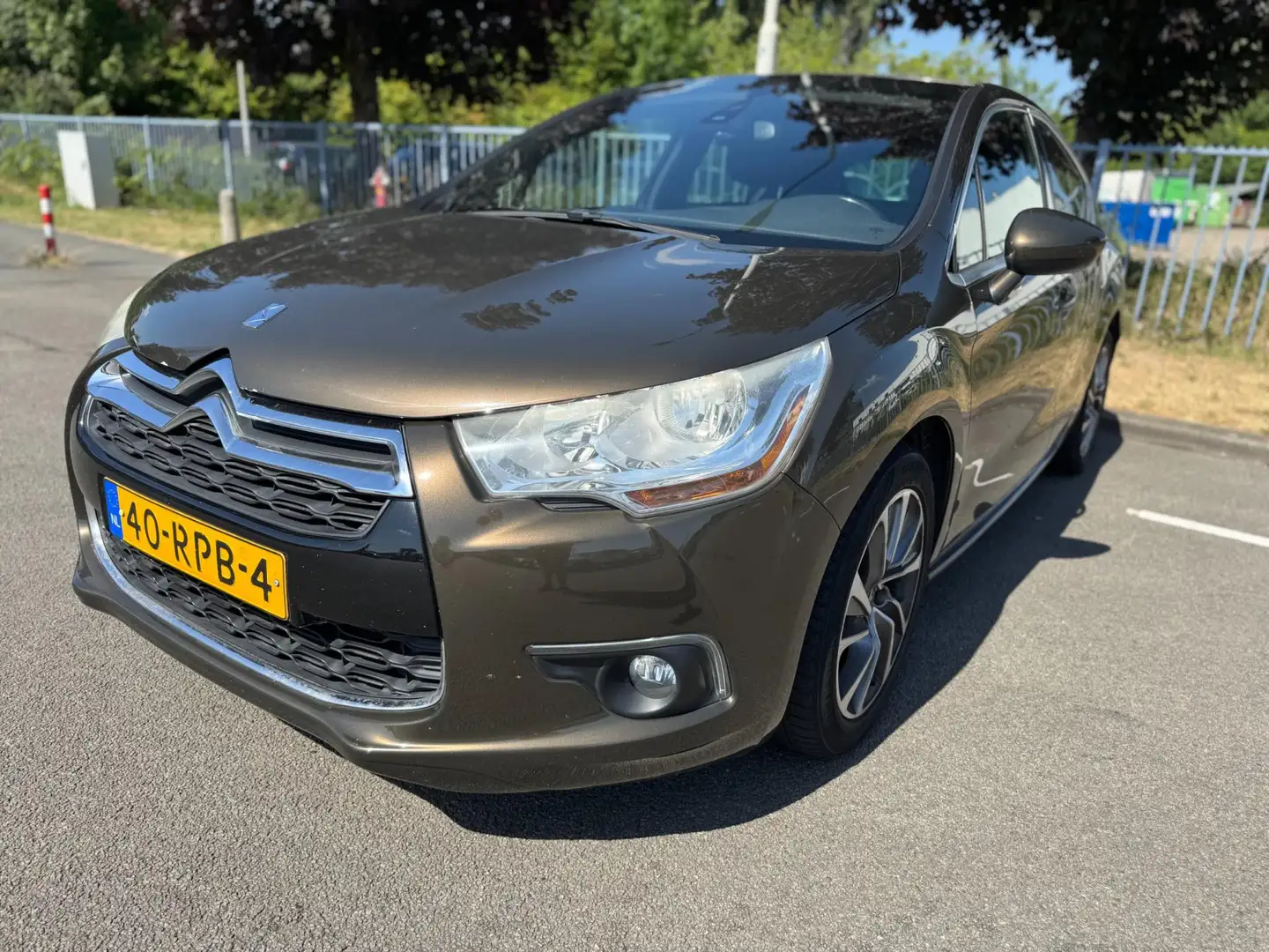 Citroen DS4 1.6 VTi Chic Airco Trekhaak Radio APK 120 PK Bruin - 2
