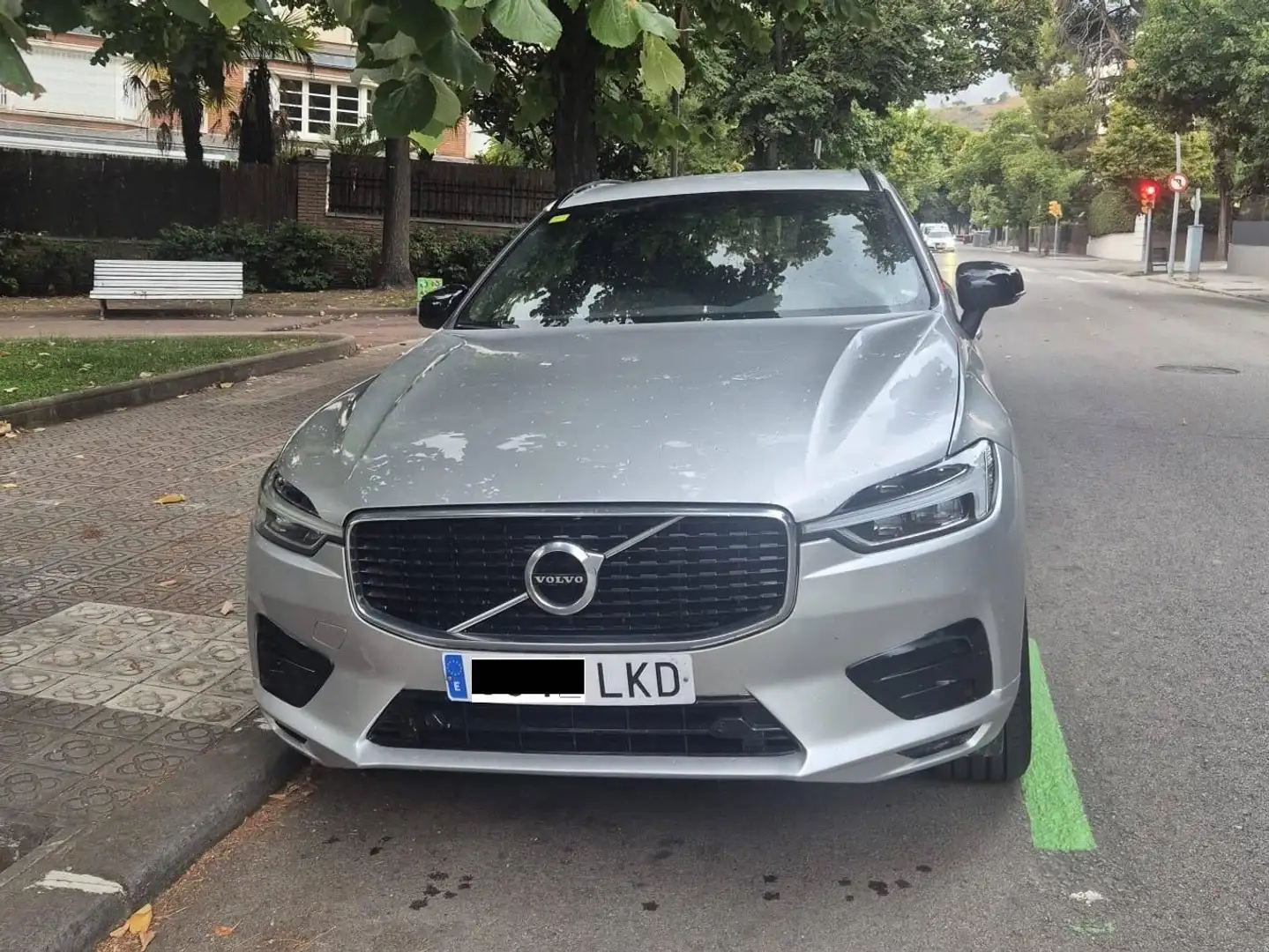 Volvo XC60 XC60 D4 R-Design Premium Edition Aut. R-Design Premium Edition Plateado - 1