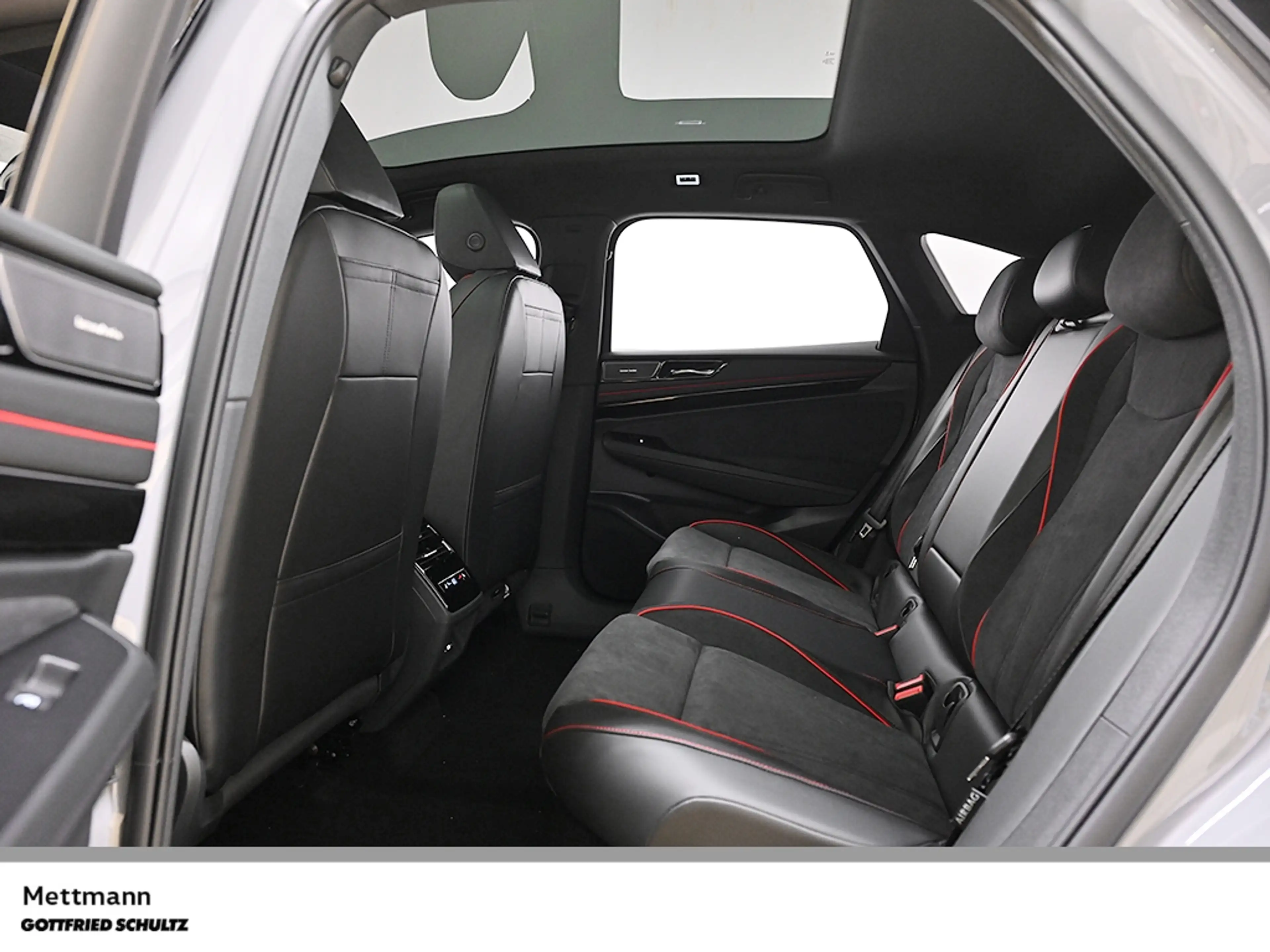 Volkswagen ID.7 GTX 4X4 SHZ NAV IQ RFK DCC AHK WP WKR PANO — photo 11