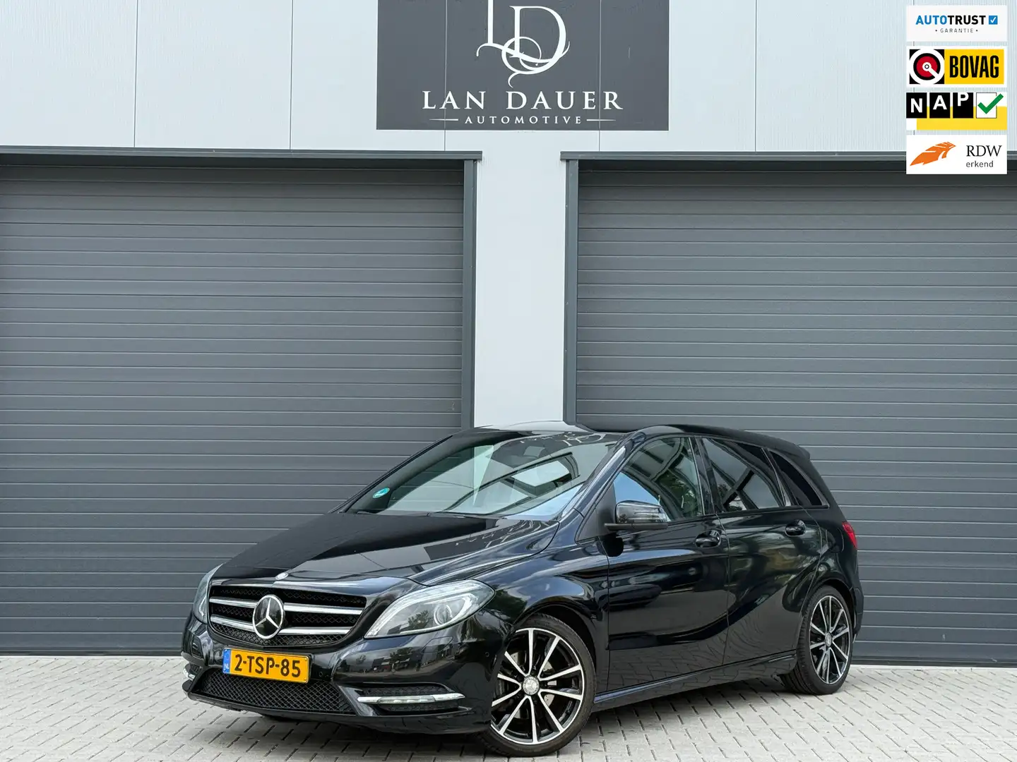 Mercedes-Benz B 180 Ambition / Automaat / Xenon / NAP Zwart - 1