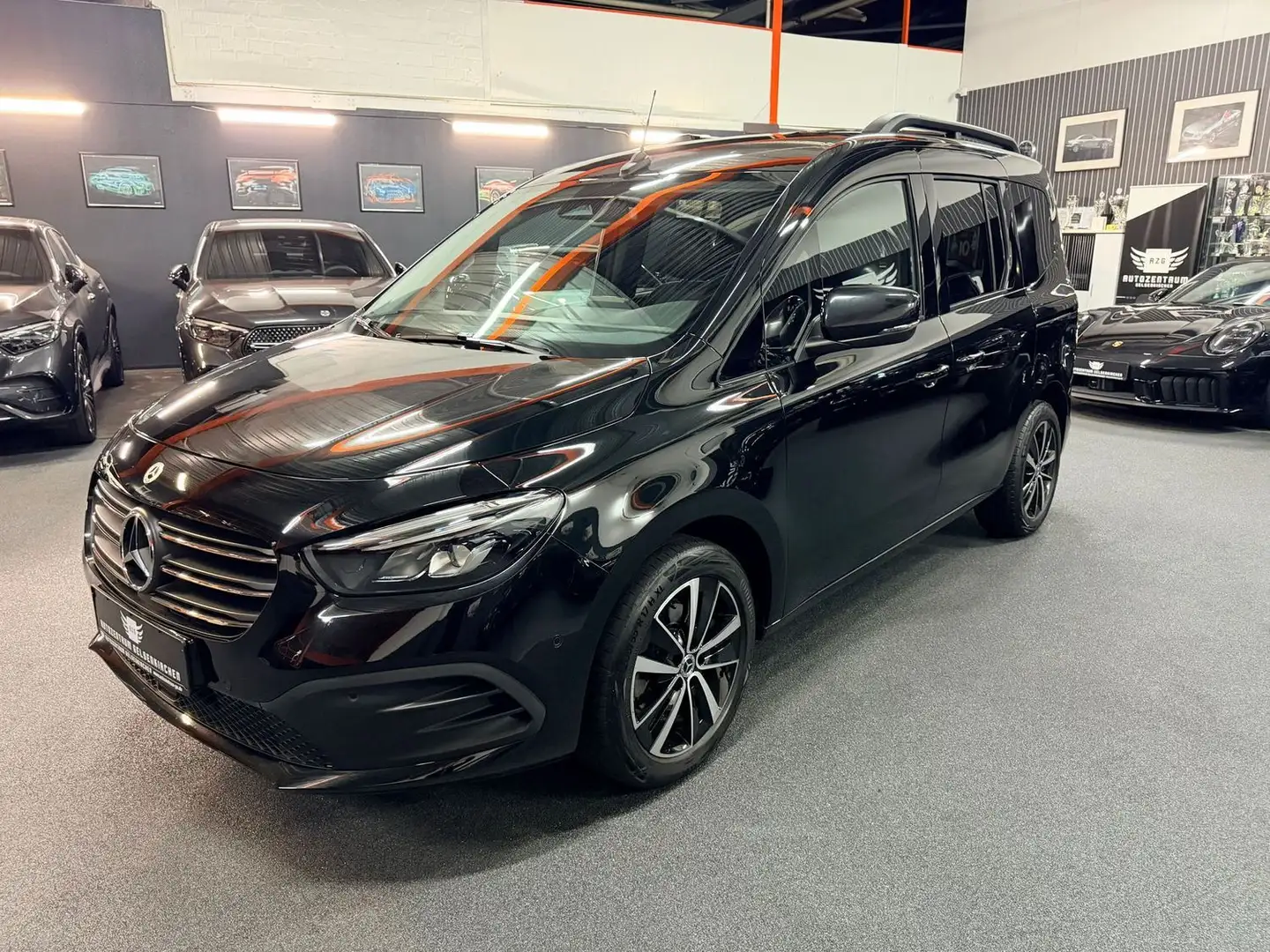 Mercedes-Benz T-Class T 180 Progressive Edition MBUX/LED/KAMERA/AHK Noir - 1