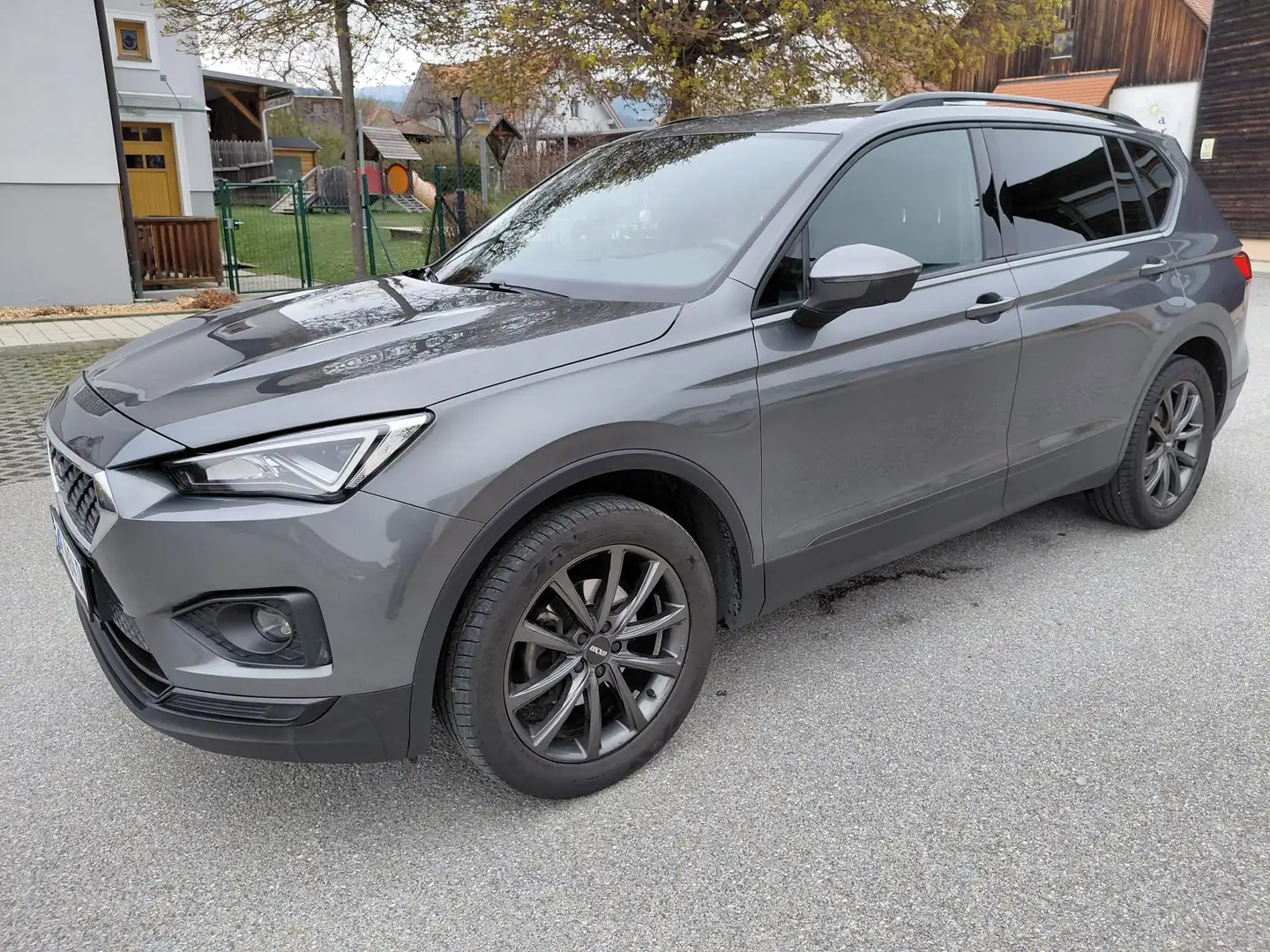 SEAT Tarraco Tarraco 2,0 TDI Style DSG 4Drive Style Grau - 2