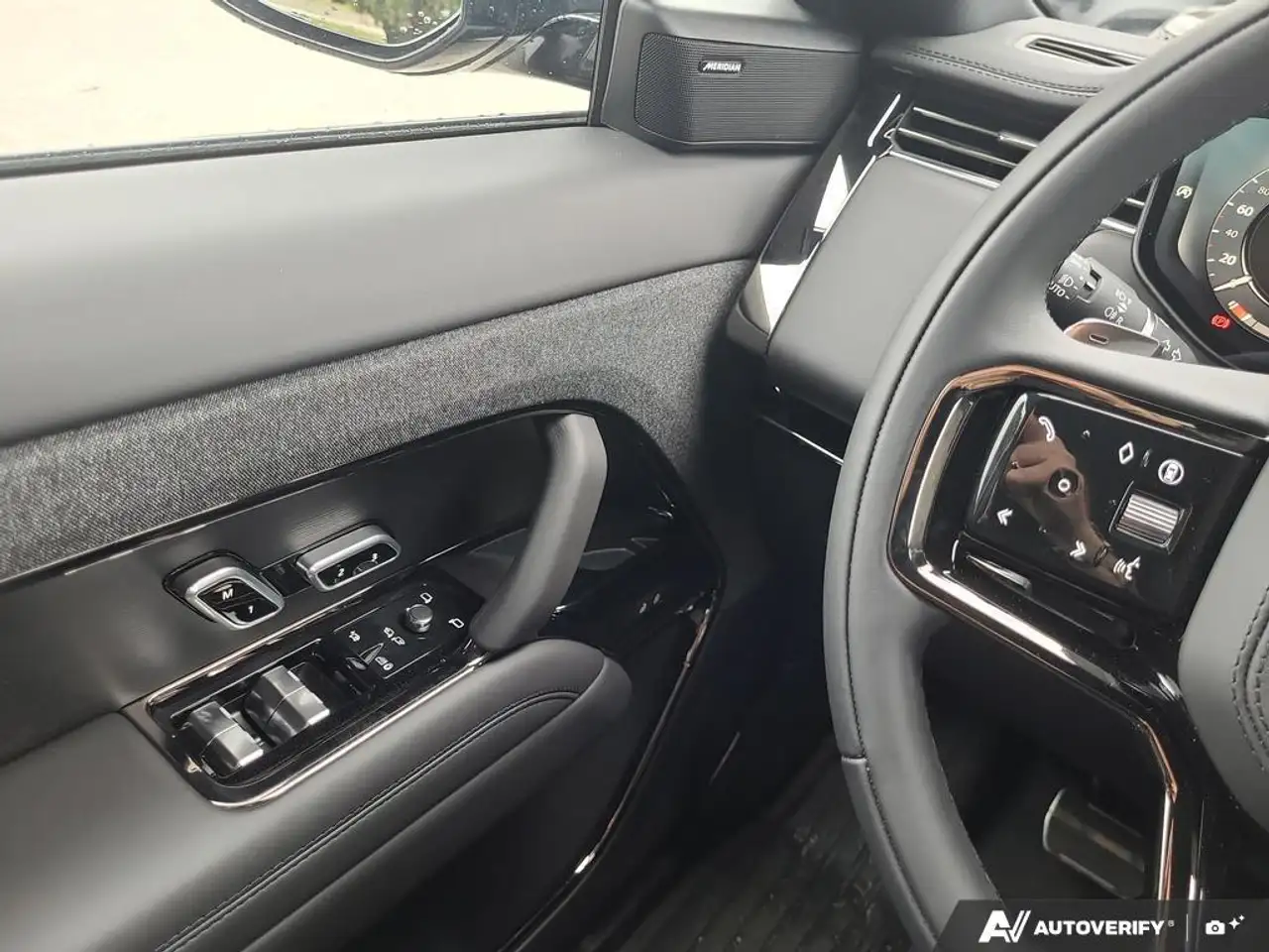 Land Rover Range Rover Sport снимка Land Rover Range Rover Sport