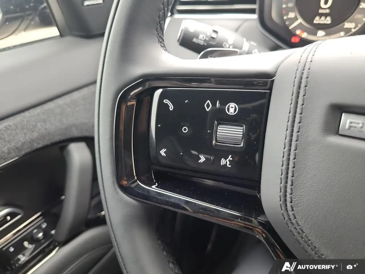 Land Rover Range Rover Sport снимка Land Rover Range Rover Sport