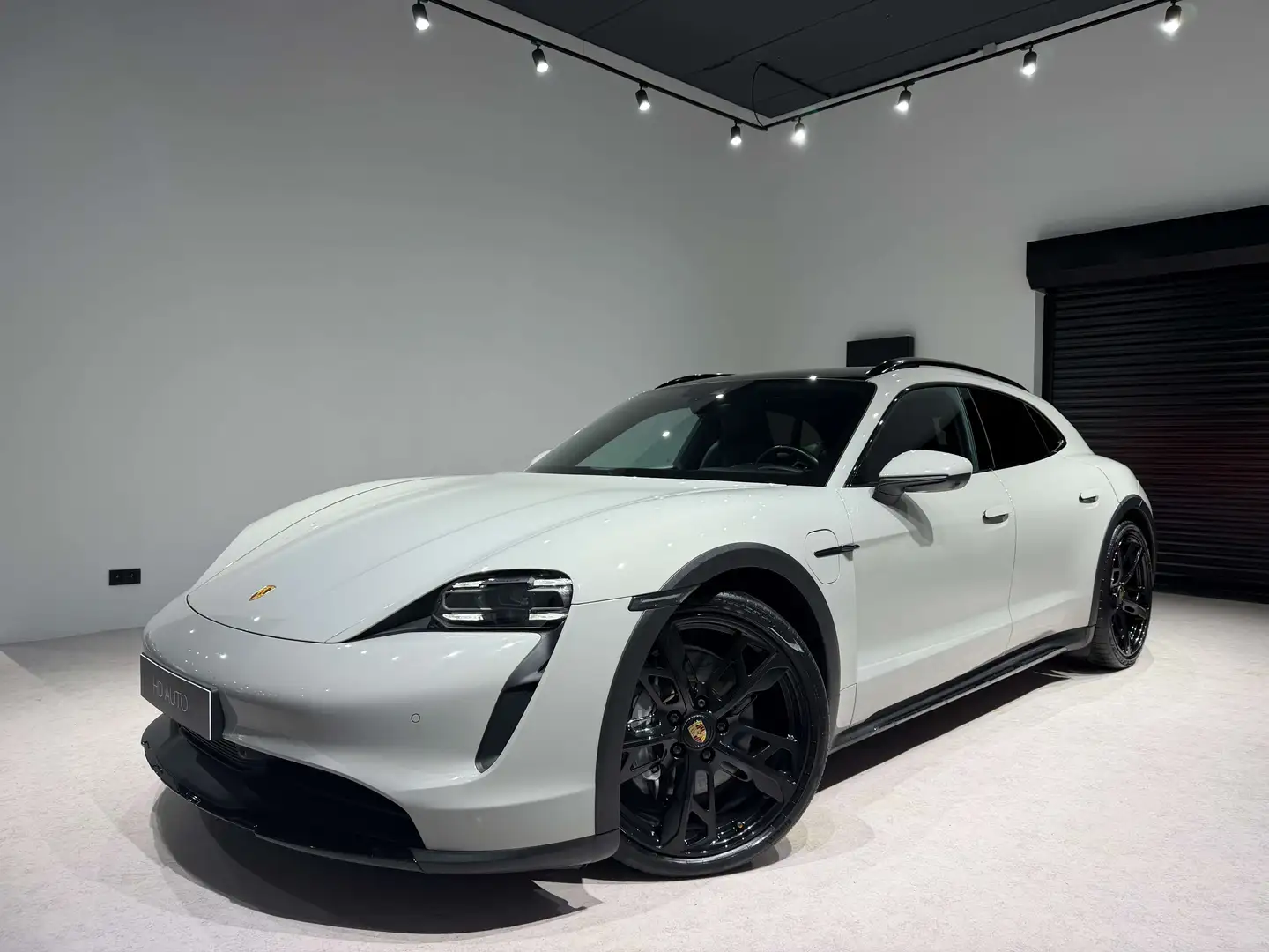 Porsche Taycan CROSS Turismo4 93.4 kWh/DUAL SCREEN/TOIT PANO/BOSE Gris - 2