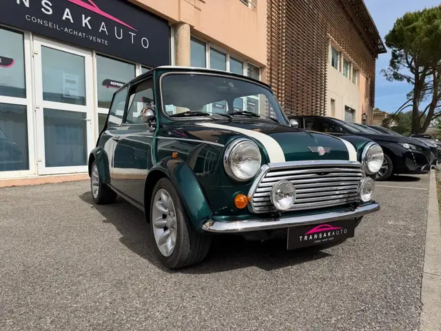 Mini Hatch view 3