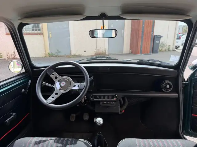 Mini Hatch view 15