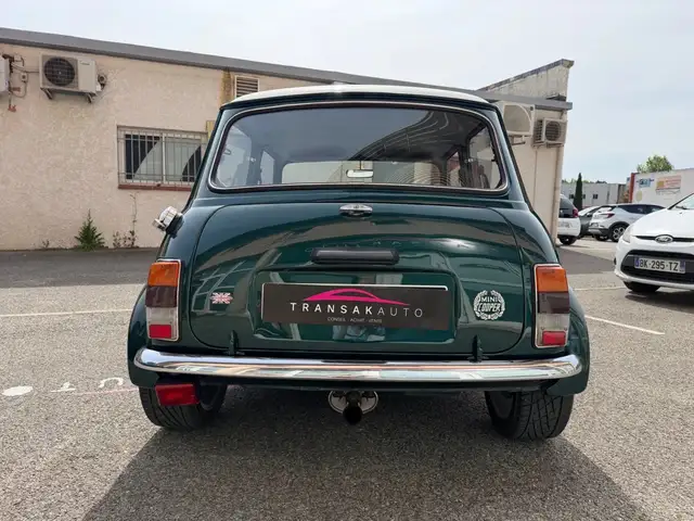 Mini Hatch view 6
