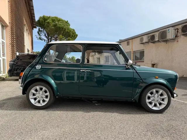 Mini Hatch view 4