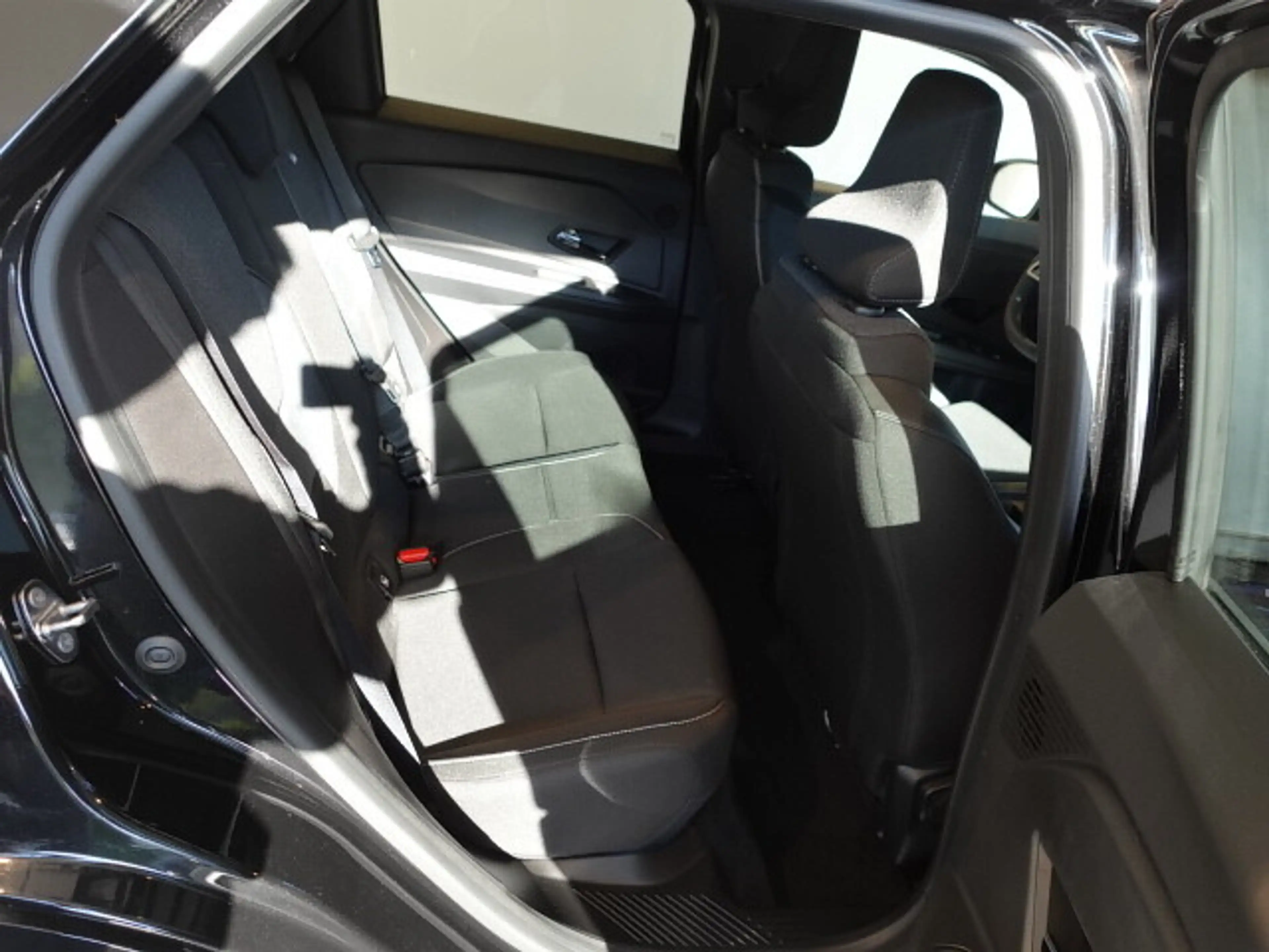 Nissan Micra 52kWh Advance Aut. — photo 9