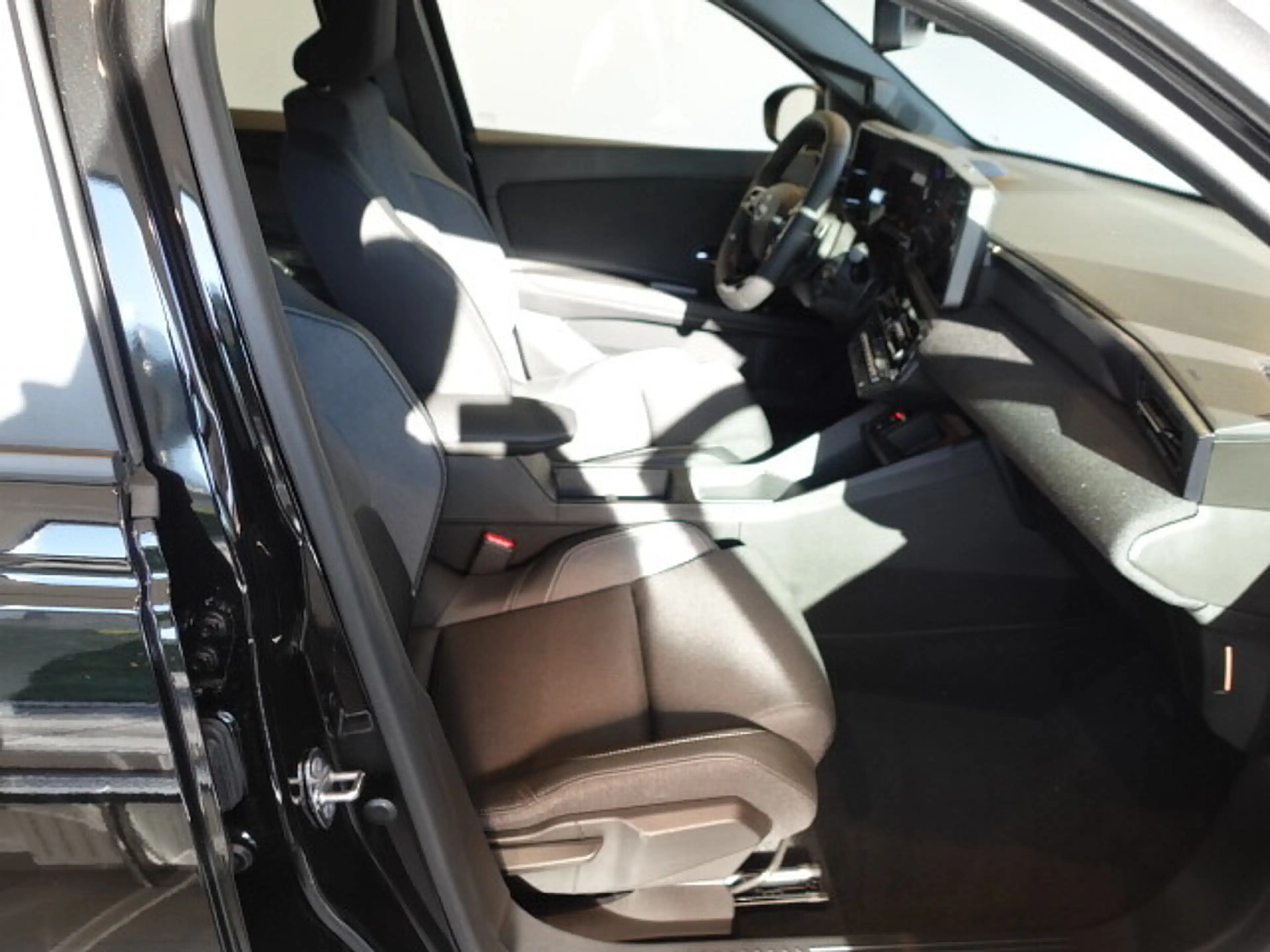 Nissan Micra 52kWh Advance Aut. — photo 8