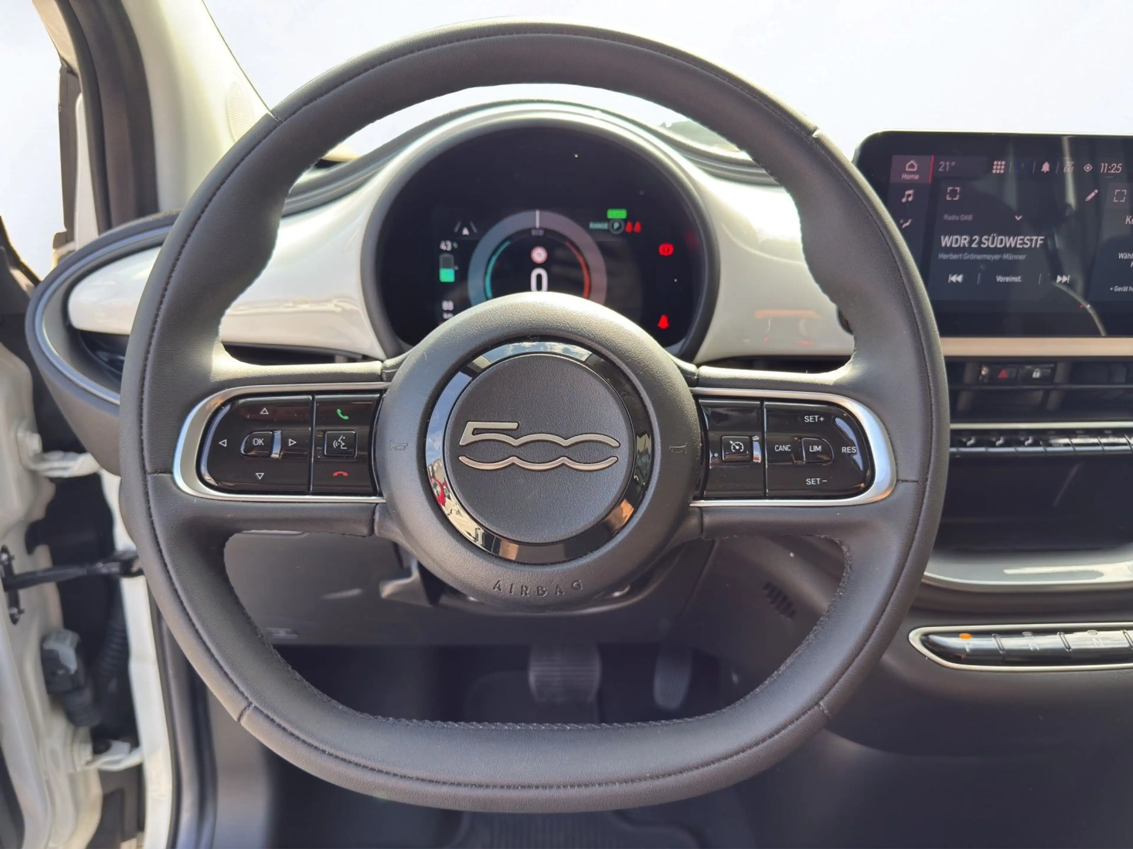 Fiat 500e *LED*CARPLAY*KLIMA* — photo 9