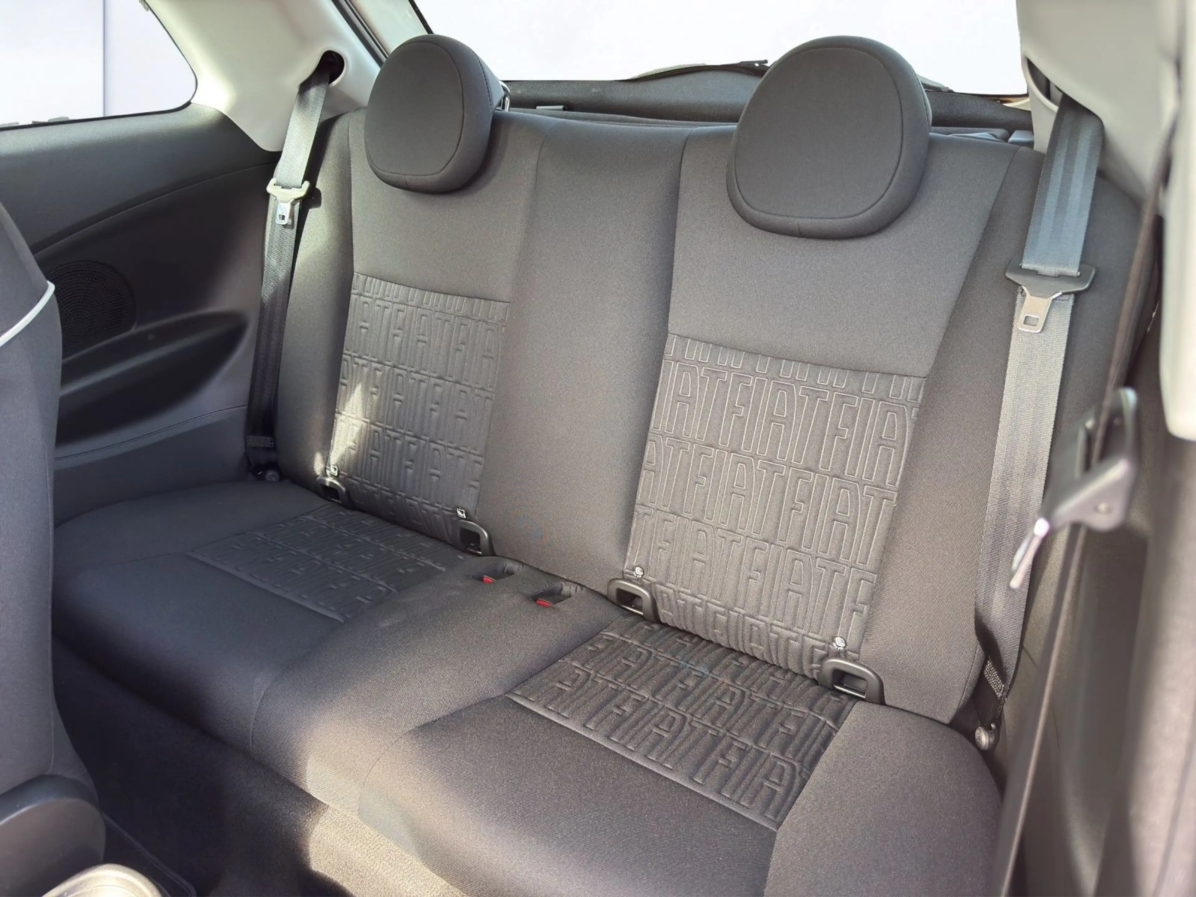 Fiat 500e *LED*CARPLAY*KLIMA* — photo 8