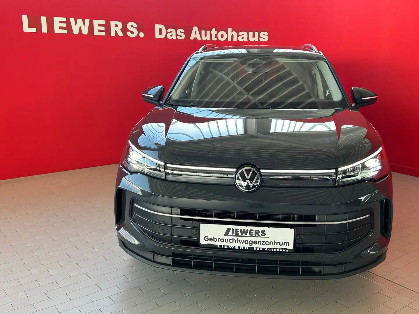 Volkswagen Tiguan Friends eTSI DSG Grau - 2