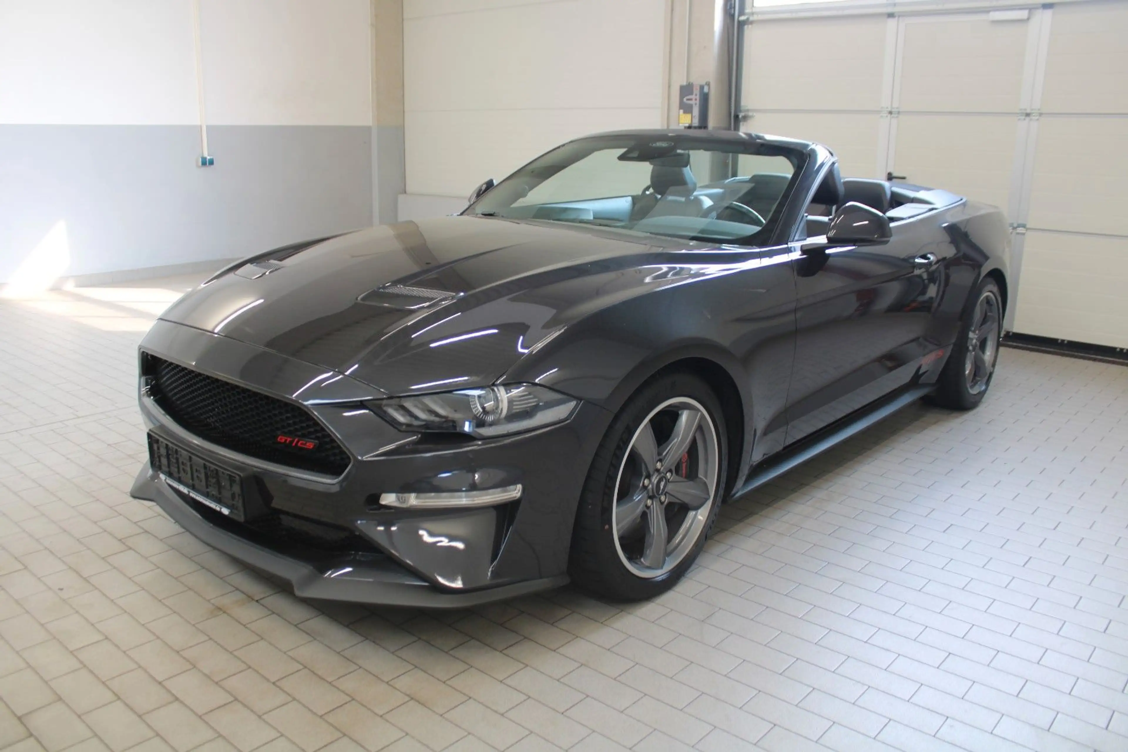 Ford Mustang Cabrio California V8 Aut., MAGNE RIDE — photo 2