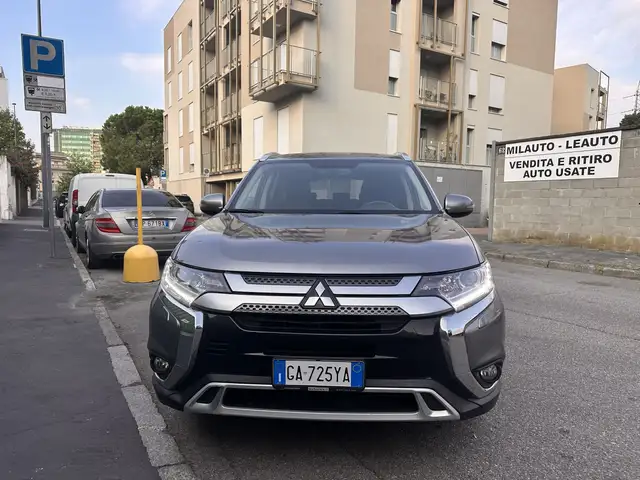 Mitsubishi Outlander 2.0 Intense bi-fuel Gpl 2wd my20