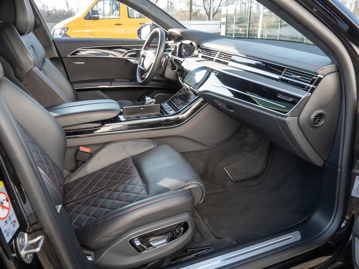 Audi A8 lang 60TFSI quattro LASER NAVI B&O STANDHZ Černá - 2