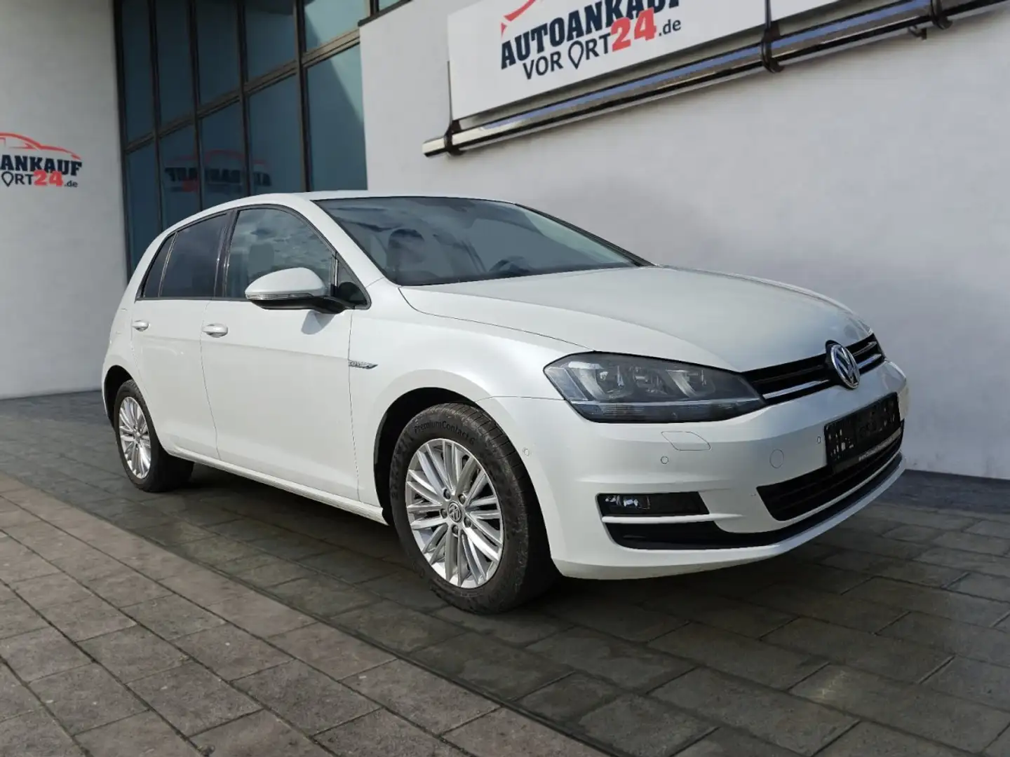 Volkswagen Golf VII Lim. Cup BMT*Bi-Xenon*Park-Pilot* Klima Xenon Blanco - 1
