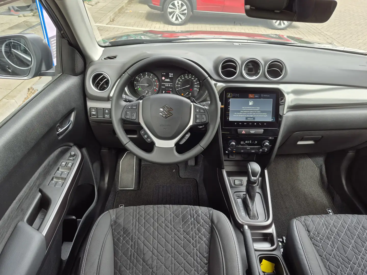 Suzuki Vitara 1.5 Hybrid Style Automaat 102 pk | Tot 12 jaar fab Zwart - 2