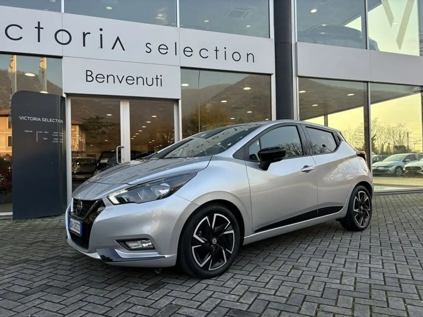 Nissan Micra IG-T 92 CV N-DESIGN 5 PORTE C.AUTOMATICO Argento - 2