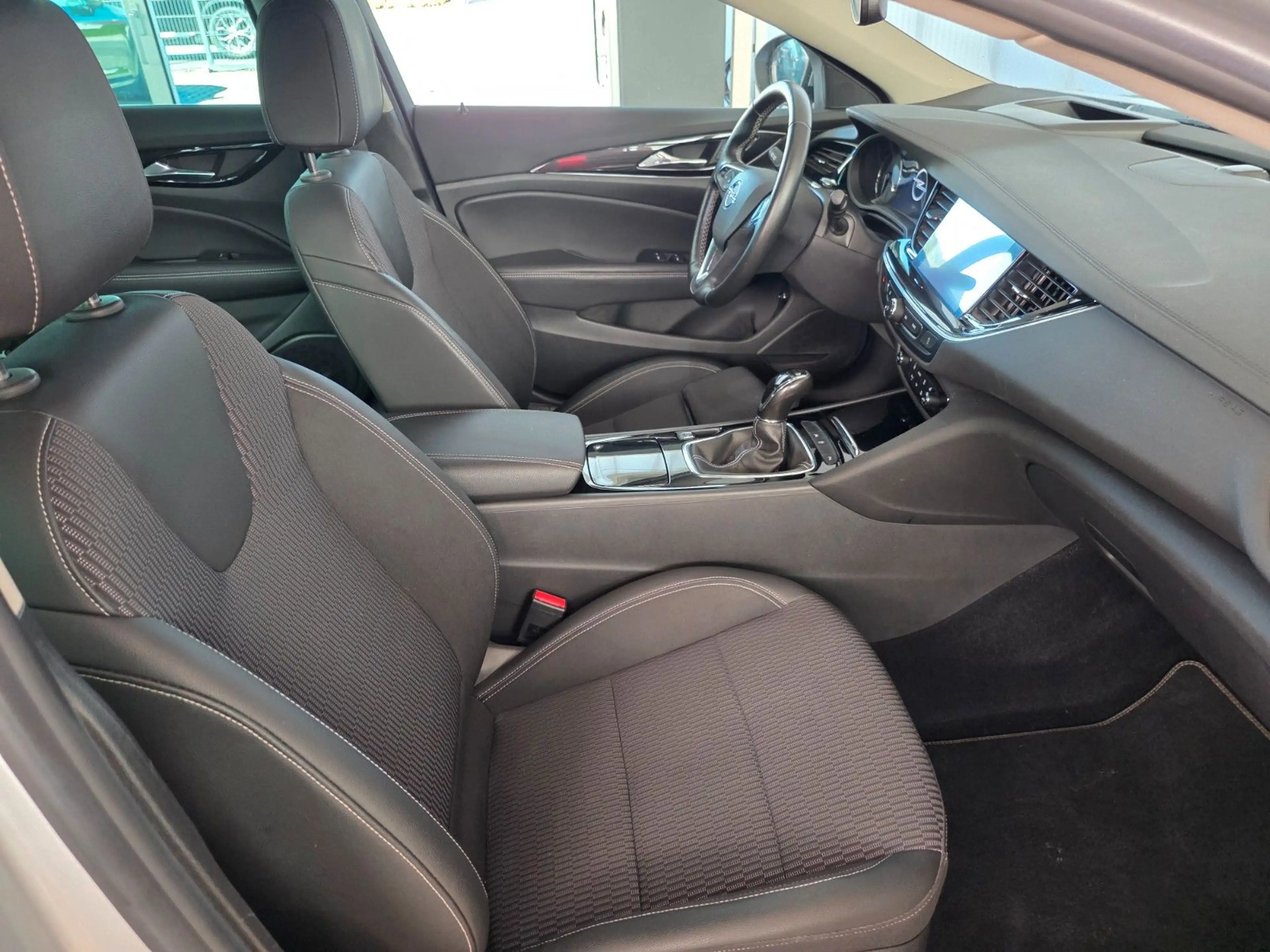 Opel Insignia B Sports Tourer 1.6 Turbo Innovation — photo 12