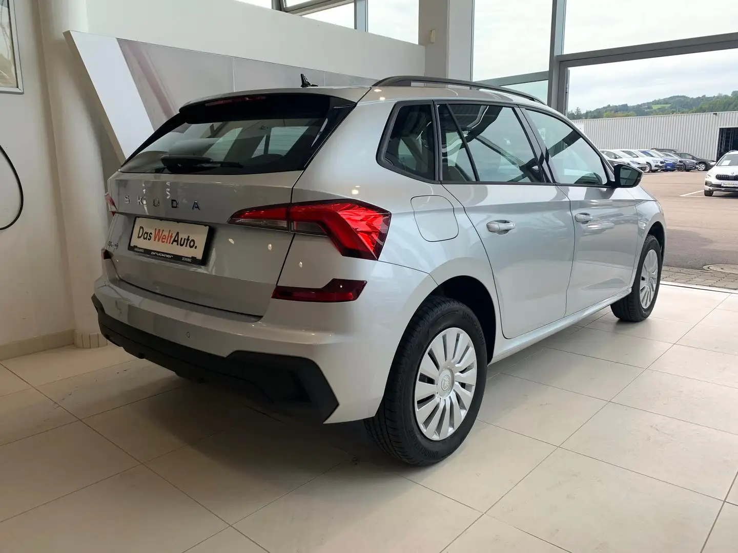 Skoda Kamiq Essence TSI Silber - 2