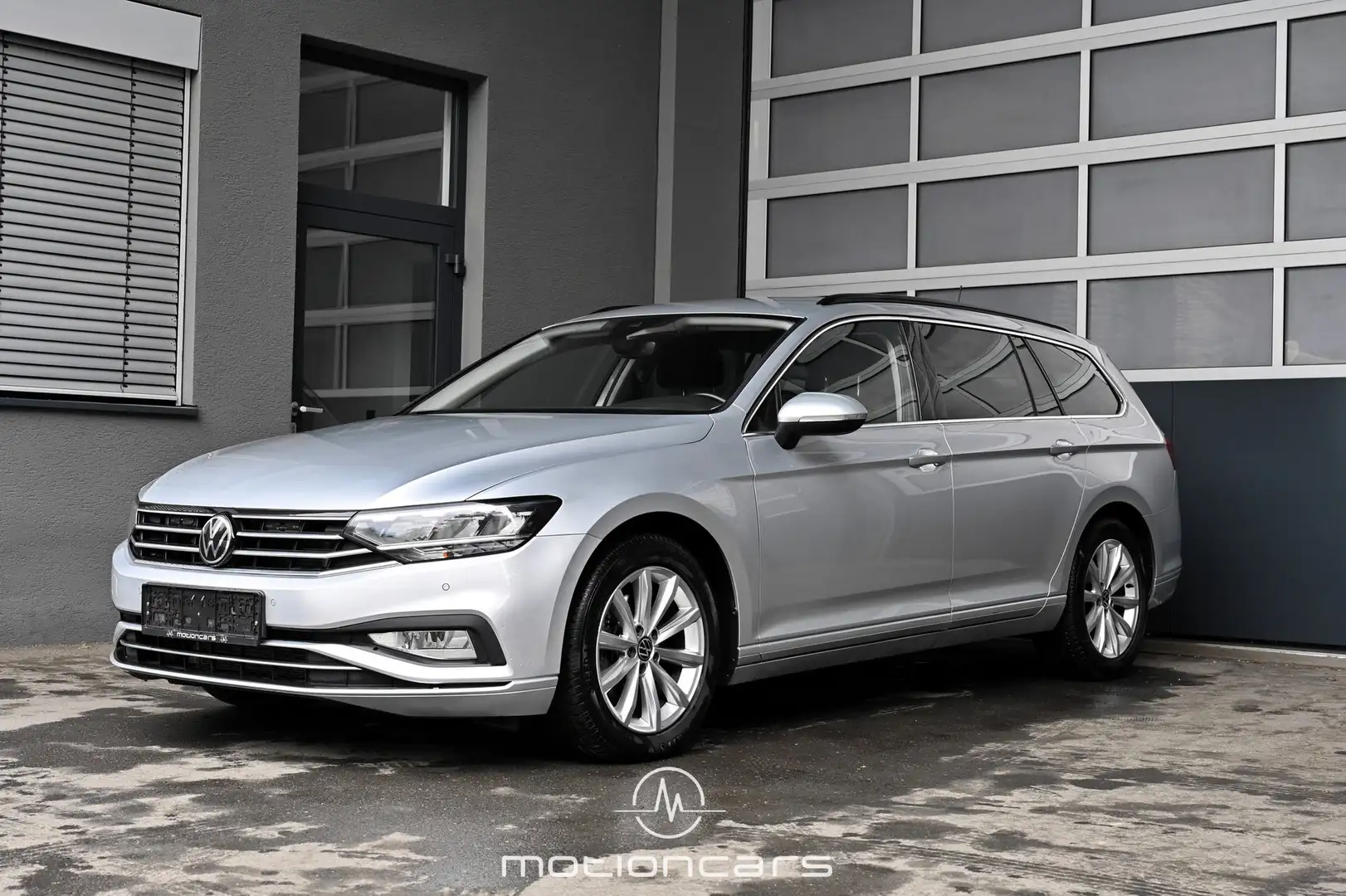 Volkswagen Passat Variant Passat 4Motion 2.0 TDI BMT/Start-Stopp Business Silber - 1