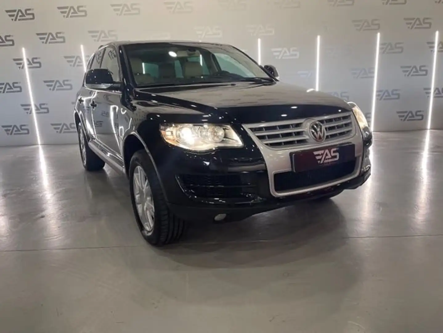 Volkswagen Touareg 3.0TDI V6 +Motion Tiptronic Negro - 2