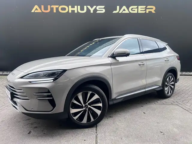 BYD Seal U 1.5 T DM-i AWD Design - Longe Range Pano HUD Venti