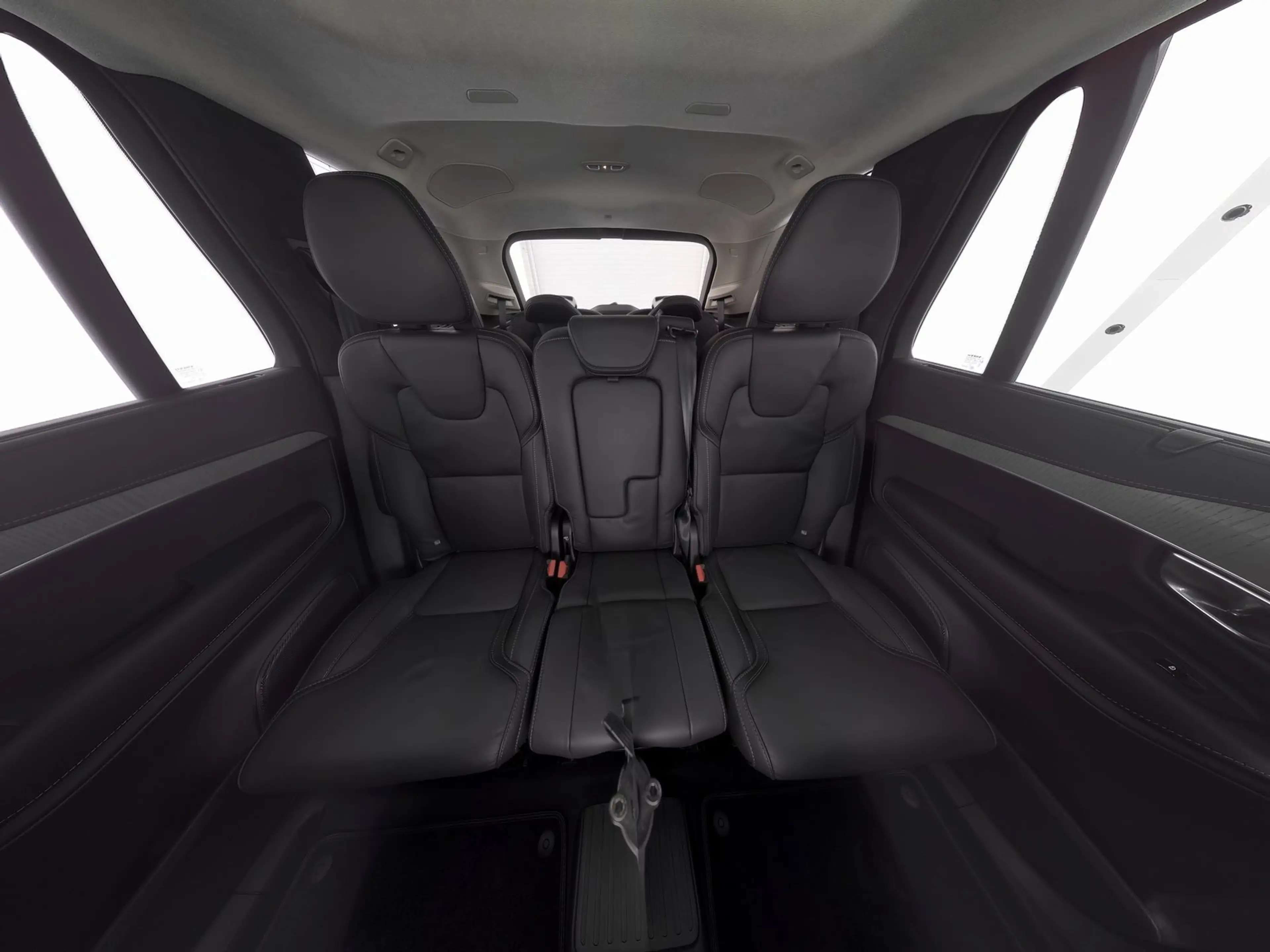 Volvo XC90 T8 AWD Ultra Bright FOUR-C*MASSAGE*AHK*360° — photo 5