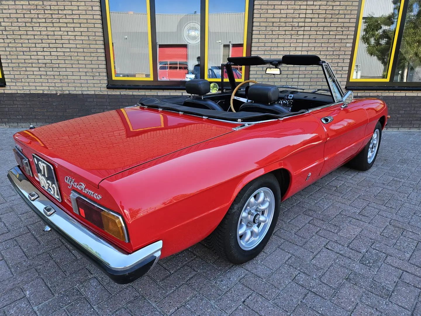 Alfa Romeo Spider 2.0 Veloce Coda Tronca Rood - 2