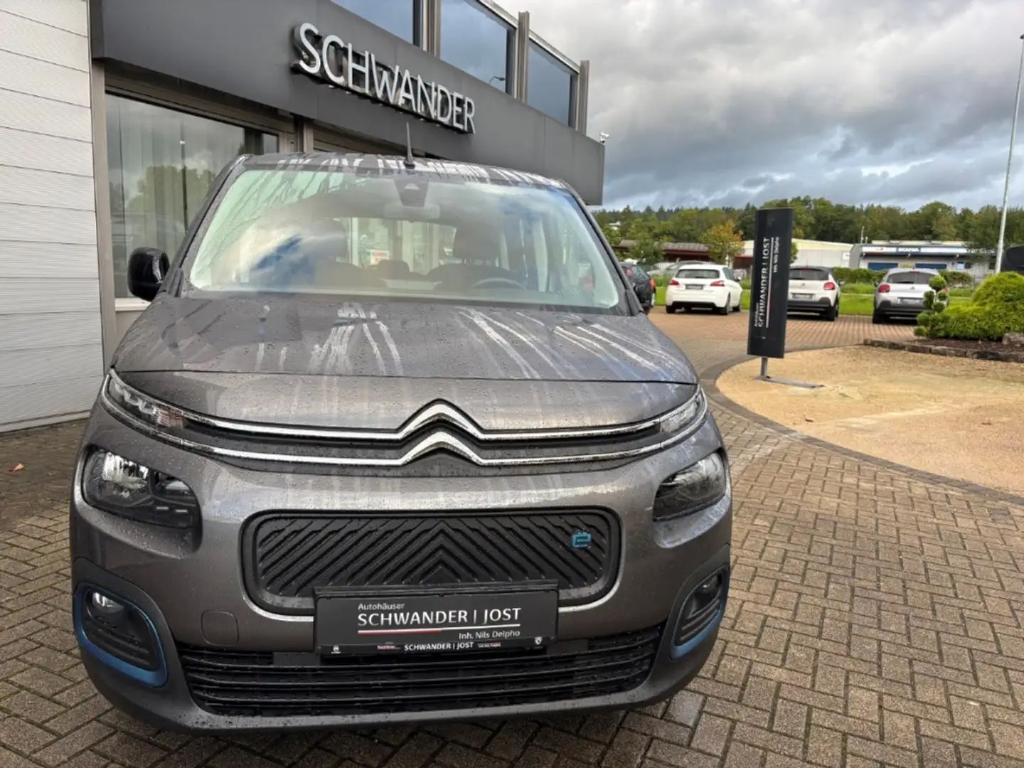 Citroen Berlingo Feel Elektromotor M 136 Grau - 1