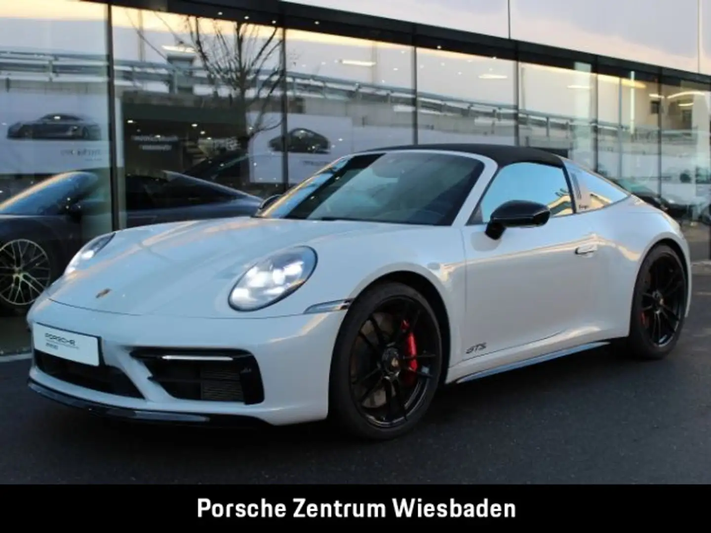 Porsche 992 (911) Targa 4 GTS Weiß - 1