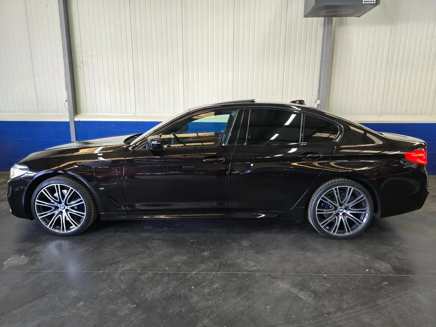 BMW 530 5-serie 530e iPerformance High Executive/Individua Bruin - 2