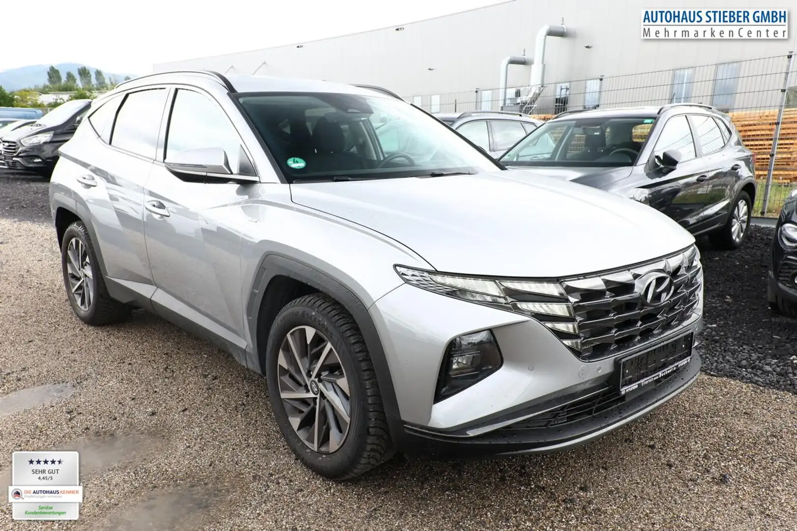 Hyundai TUCSON Trend 1.6 T-GDI 179 DCT 4WD LED Nav PDC 132 kW ... Silber - 2