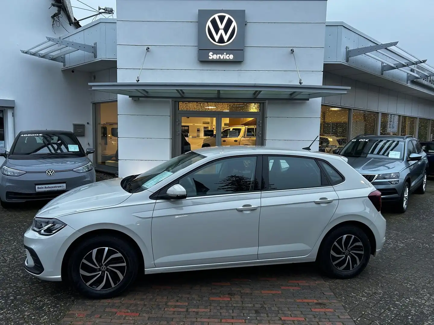 Volkswagen Polo AE 1.0 Life Grau - 2