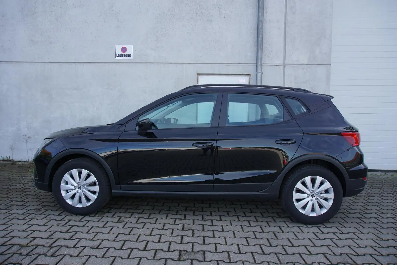 SEAT Arona 1.0TSI Style AHK Navi/MirrorLink Kamera Zwart - 2