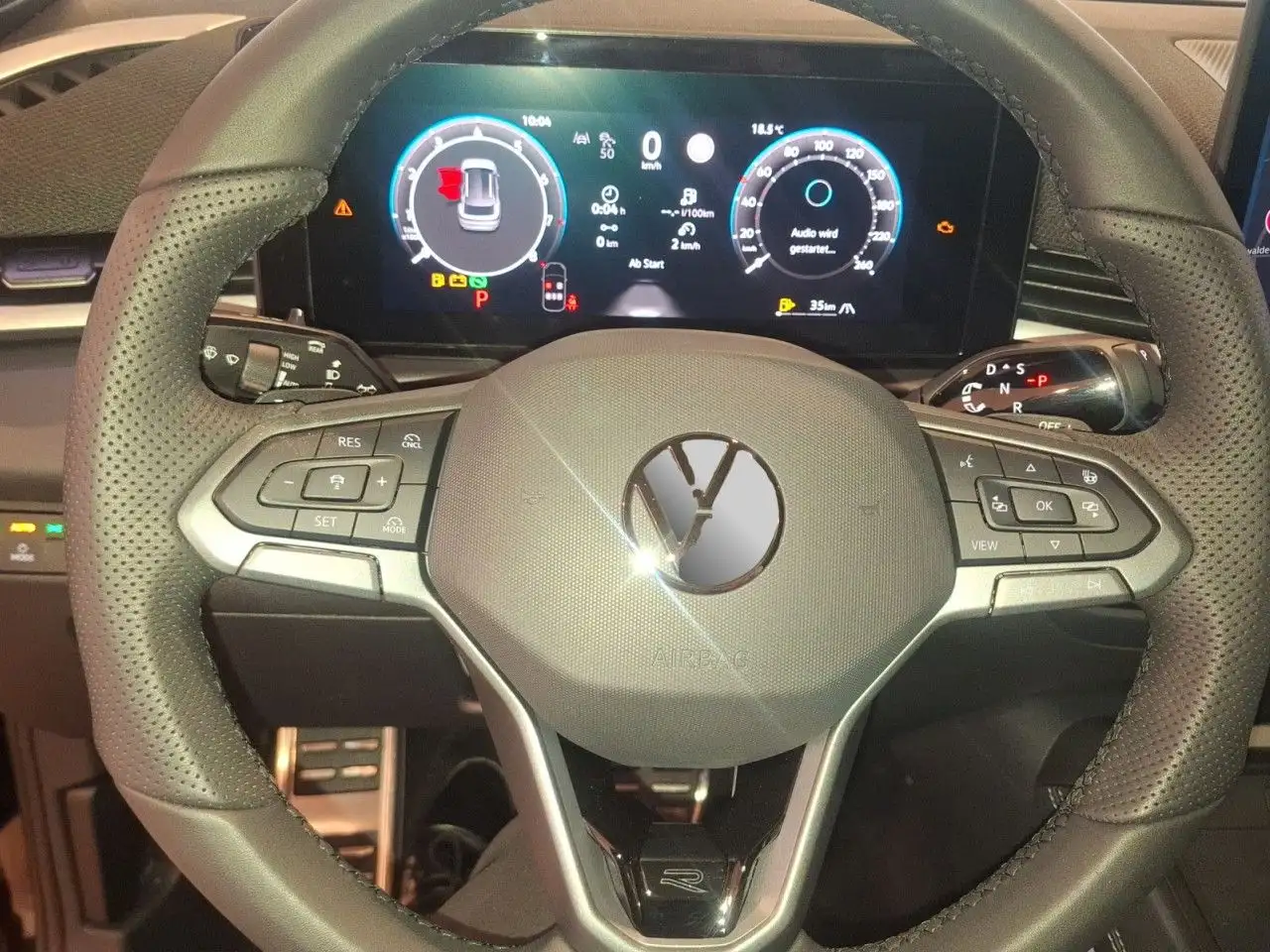 Volkswagen T-Roc R-Line 1.5 eTSI Black Style IQ.LIGHT Navi 7